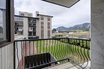 805 29th #259 Balcony